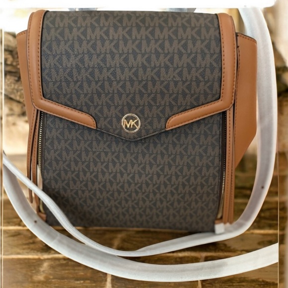 Michael Kors Signature Brown and Tan Backpack. - Picture 4 of 7